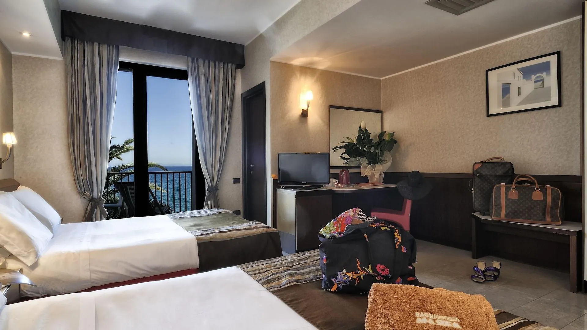 ****  Mare Hotel Savona Italy