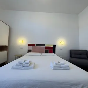 Noliday Center Art Deco Affittacamere