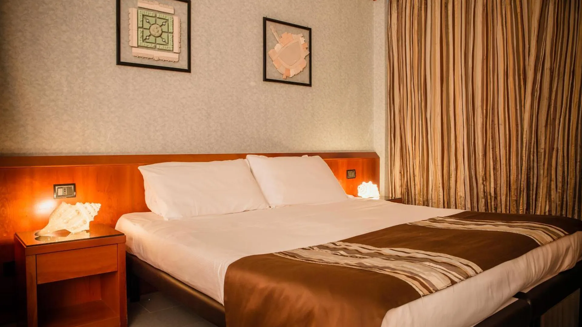Mare Hotel Савона