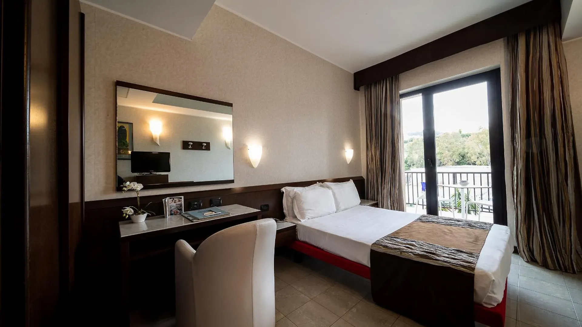 Mare Hotel Савона Италия